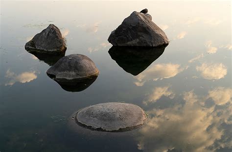 流水意味|「行雲流水」とは？意味と由来、英語表現と類義語【使い方の例。